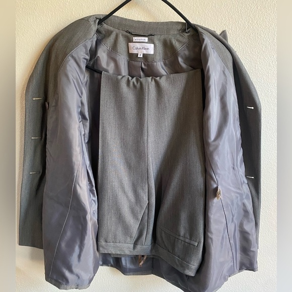 CALVIN KLEIN SUIT SET - Picture 2 of 4